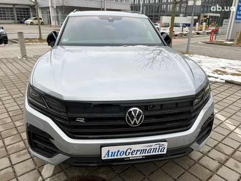 Volkswagen Touareg R 2021 - фото 35