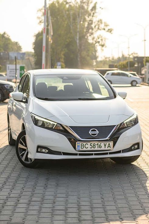 Nissan Leaf 2018 - фото 2