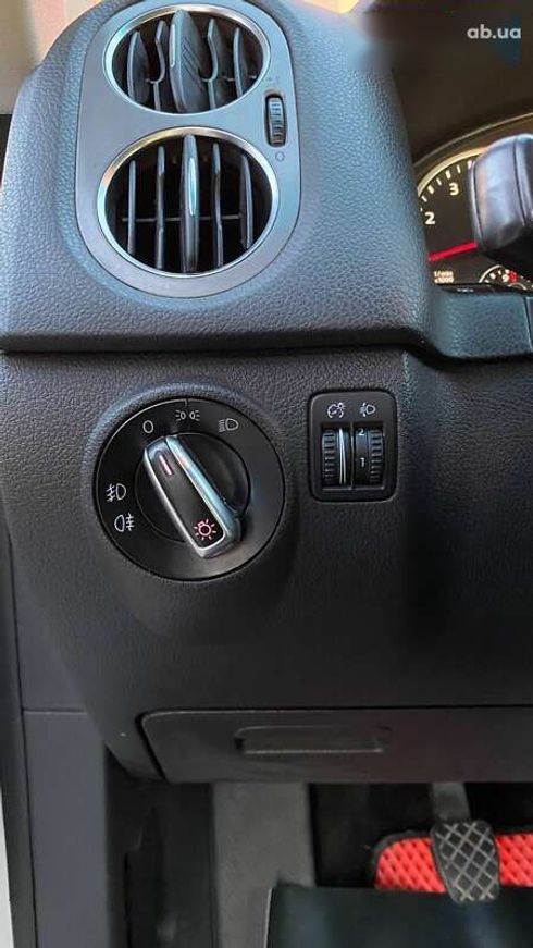 Volkswagen Tiguan 2010 - фото 17