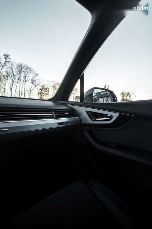 Audi Q7 2017 - фото 22