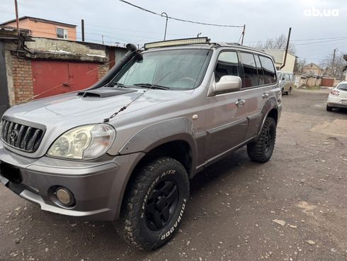 Hyundai Terracan 2004 серебристый - фото 7