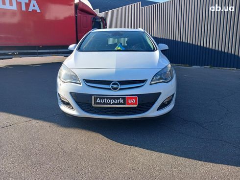 Opel astra j 2015 белый - фото 2