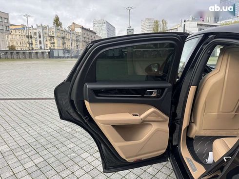 Porsche Cayenne 2021 - фото 23