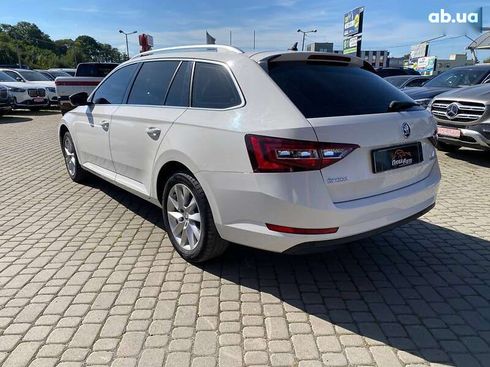 Skoda Superb 2019 - фото 5