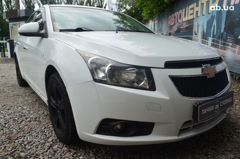 Chevrolet Cruze 2011 белый - фото 8