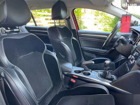 Renault Megane 2018 красный - фото 24