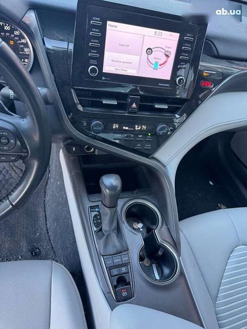 Toyota Camry 2022 - фото 15
