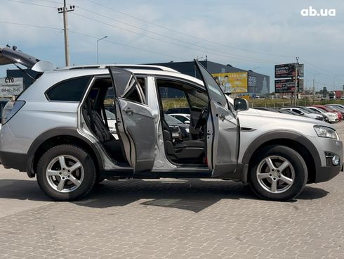 Chevrolet Captiva 2011 серый - фото 30
