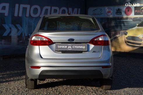 Ford Fiesta 2018 серый - фото 3