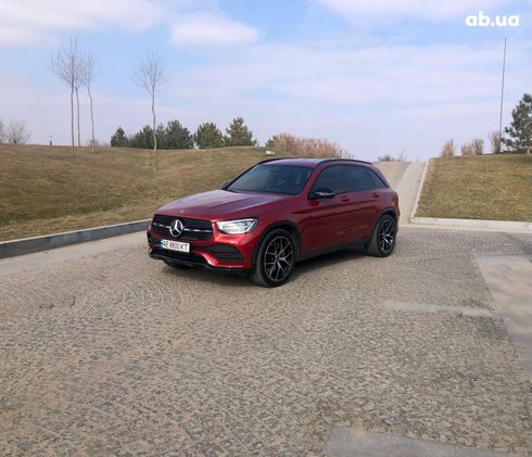 Mercedes-Benz GLC-Класс 2019 красный - фото 3