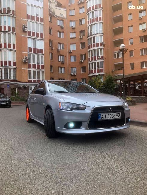 Mitsubishi Lancer 2008 серебристый - фото 2