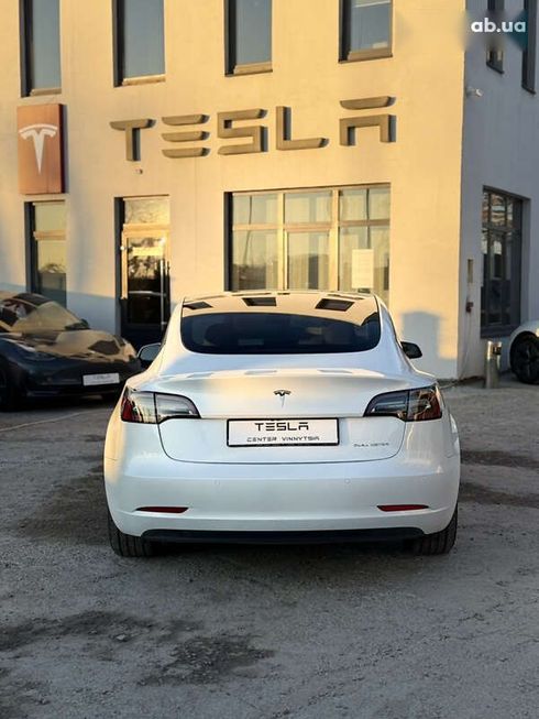 Tesla Model 3 2021 - фото 12