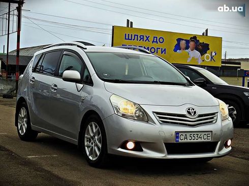 Toyota Verso 2012 - фото 2