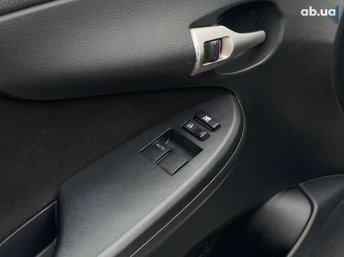 Toyota Corolla 2010 - фото 14