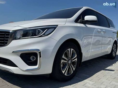 Kia Carnival 2019 - фото 2