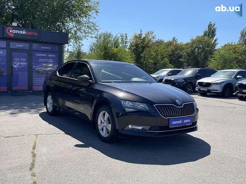 Skoda Superb 2018 - фото 3