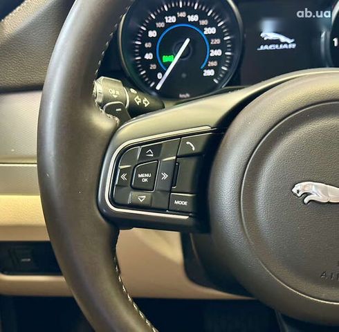 Jaguar XF 2016 - фото 27