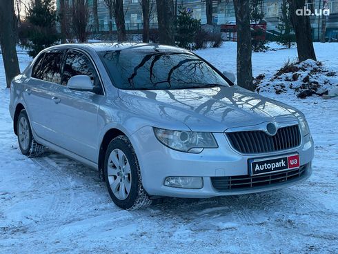 Skoda Superb 2012 серый - фото 3