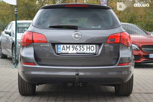 Opel Astra 2011 - фото 17