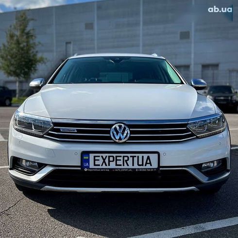 Volkswagen passat alltrack 2018 - фото 8