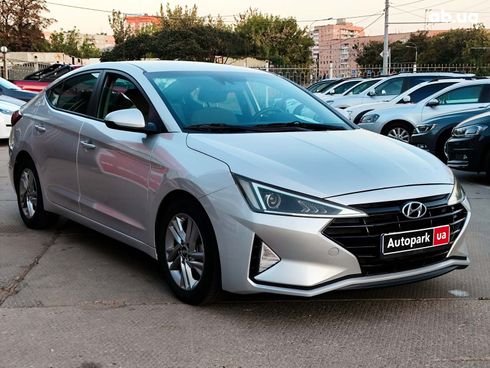 Hyundai Elantra 2019 серый - фото 10