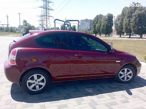 Hyundai Accent 2008 красный - фото 4