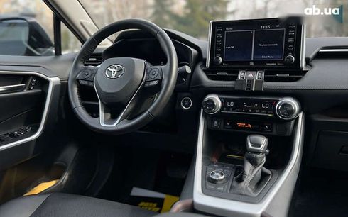 Toyota RAV4 2021 - фото 14