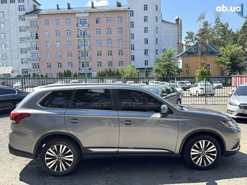 Mitsubishi Outlander 2020 - фото 6