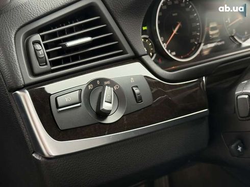 BMW 5 серия 2015 - фото 18