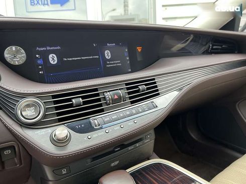 Lexus LS 2018 - фото 20