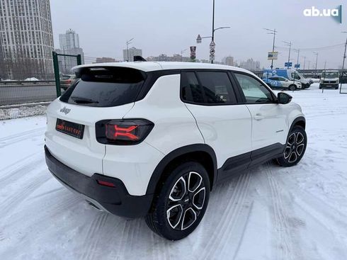 Jeep Avenger 2024 - фото 10