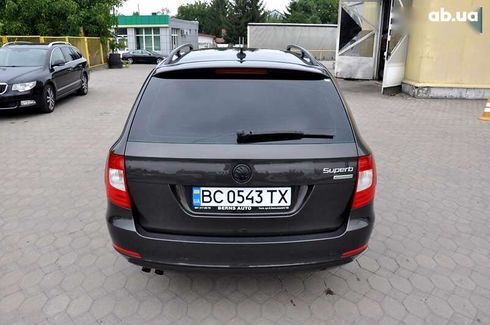 Skoda Superb 2011 - фото 9