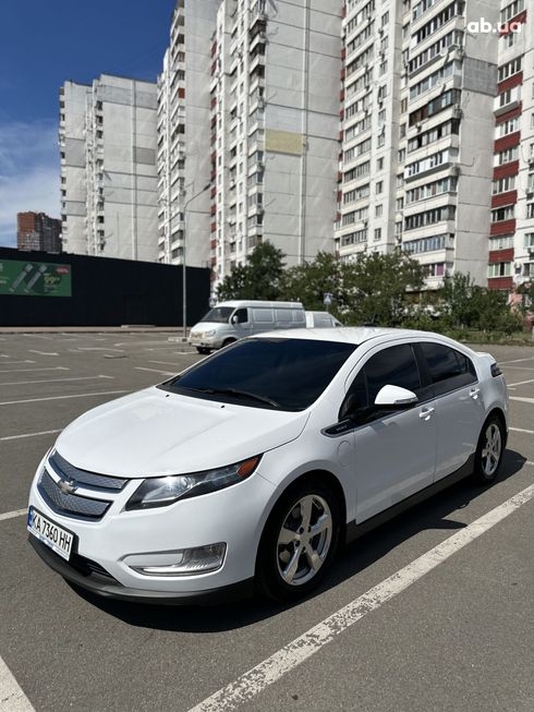 Chevrolet Volt 2015 белый - фото 4