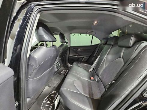 Toyota Camry 2022 - фото 11