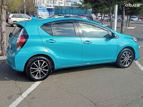 Toyota Prius 2019 голубой - фото 2