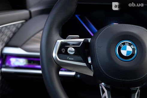 BMW i7 2022 - фото 21