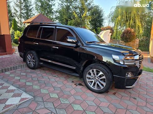 Toyota Land Cruiser 2018 - фото 12