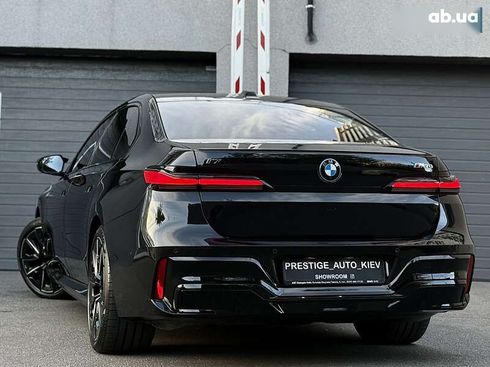 BMW i7 2025 - фото 30