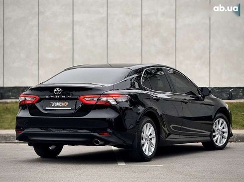 Toyota Camry 2023 - фото 16