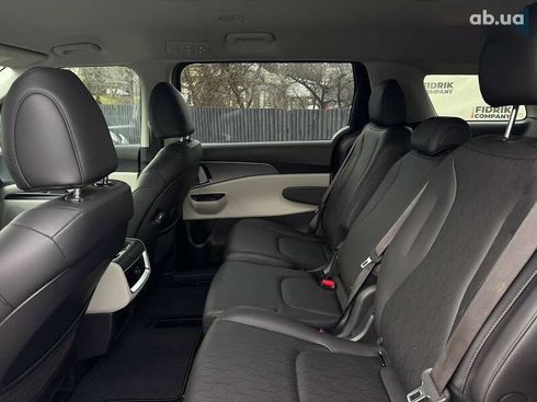 Kia Carnival 2023 - фото 25