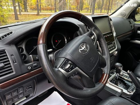 Toyota Land Cruiser 2018 черный - фото 28