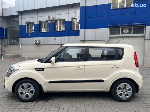 Kia Soul 2011 бежевый - фото 13