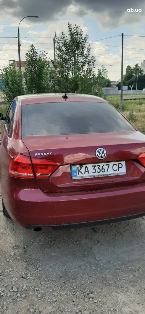 Volkswagen Passat 2014 красный - фото 7