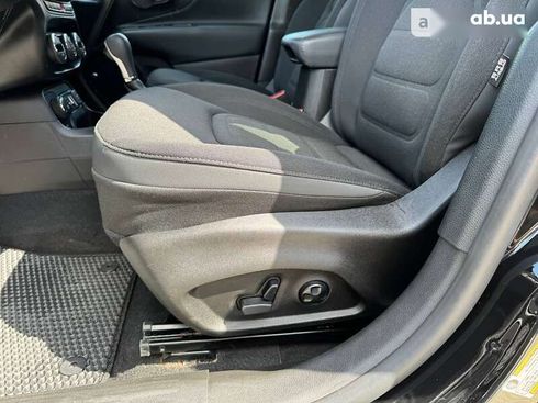 Jeep Renegade 2017 - фото 17