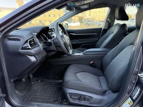 Toyota Camry 2019 - фото 13
