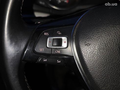 Volkswagen Passat 2016 серый - фото 28