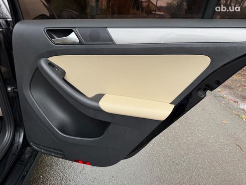 Volkswagen Jetta 2017 черный - фото 18