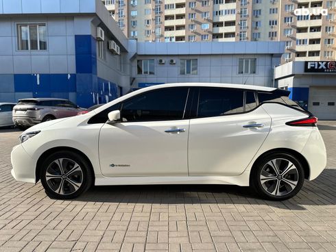 Nissan Leaf 2018 белый - фото 8