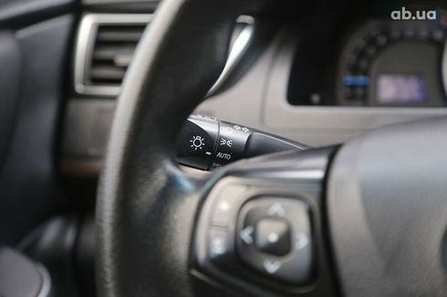 Toyota Camry 2015 - фото 17