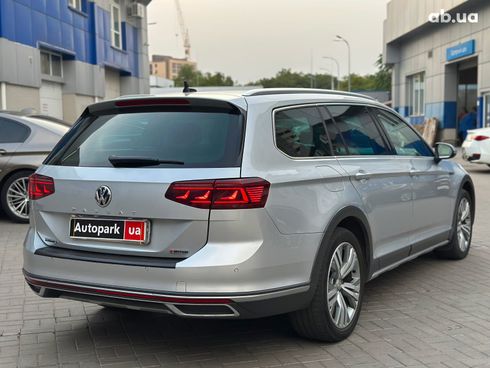 Volkswagen passat alltrack 2019 серый - фото 6